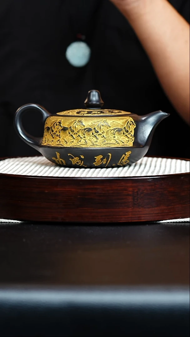 茶壶紫砂宜兴紫砂 八骏曲壶 石黄 高艳 h346