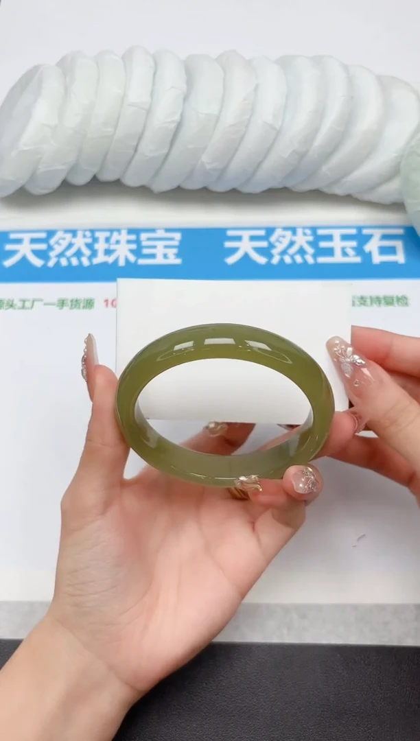 未镶嵌手镯石英质玉336-60.7