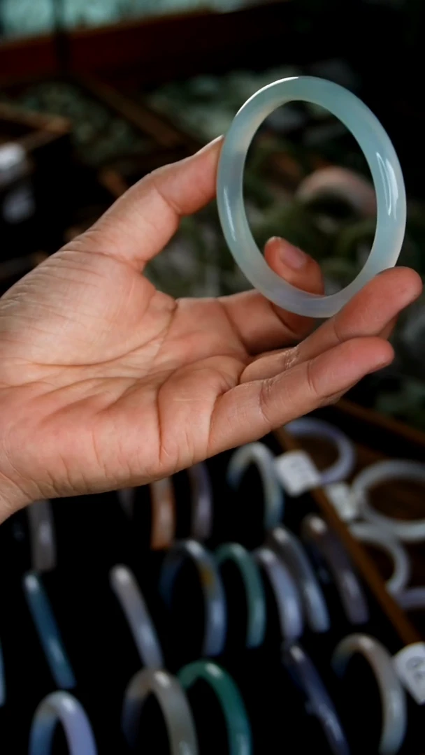 未镶嵌镯子玛瑙/玉髓10.4   57