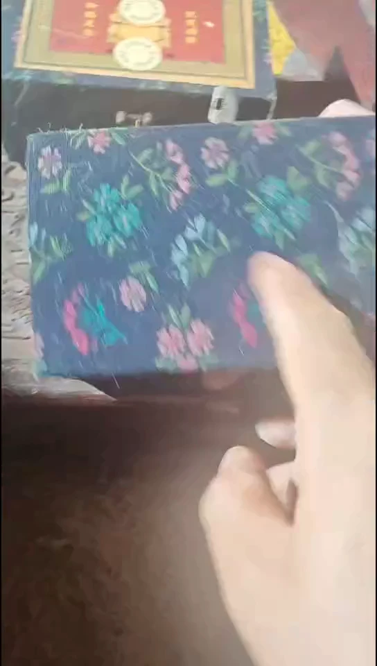 香榧木开封花朵全全盒子