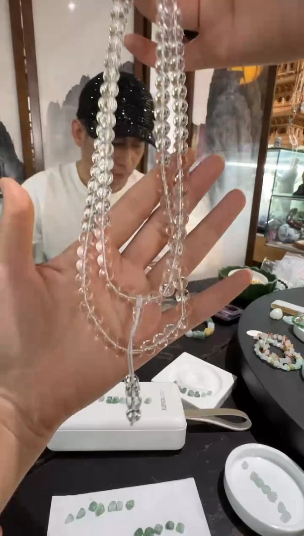 未镶嵌颈饰水晶手串