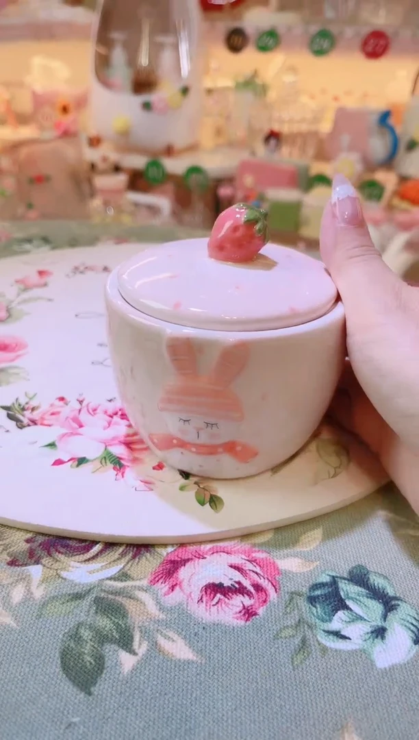 摆件品质好发货快放心拍！草莓兔糖缸