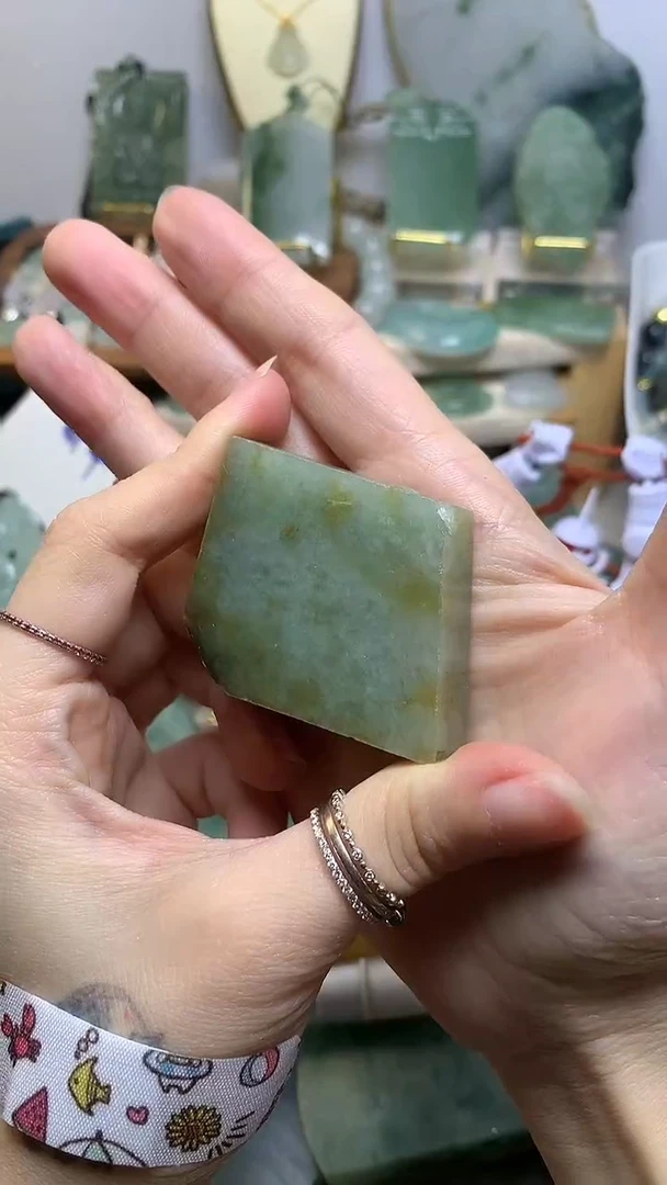 翡翠挂件未镶嵌缅甸A货翡翠，没有运费险