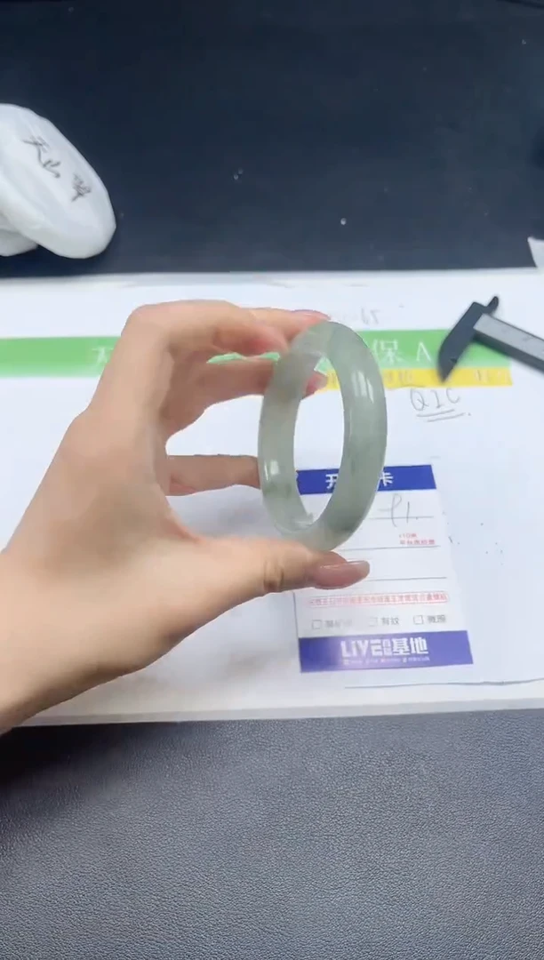 未镶嵌手镯石英质玉091-