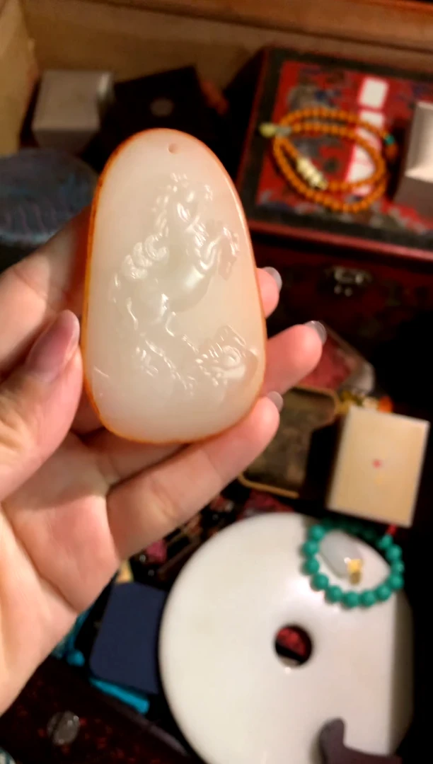颈饰未镶嵌和田玉（子料）润玉潭精品专属摆件
