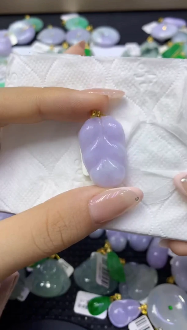 颈饰18K金镶嵌翡翠天然缅甸翡翠A货