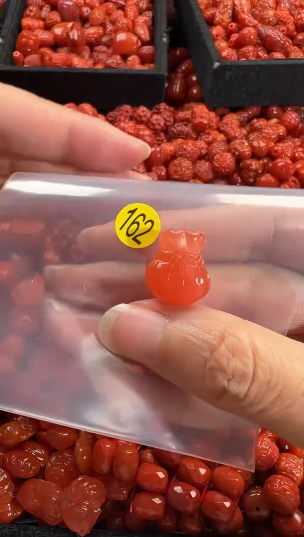 颈饰未镶嵌南红玛瑙1