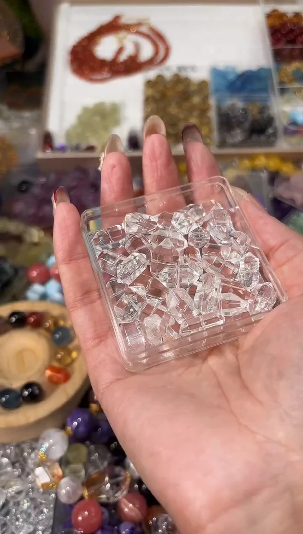 【闪购商品】水晶手串未镶嵌新款白水晶双尖一个