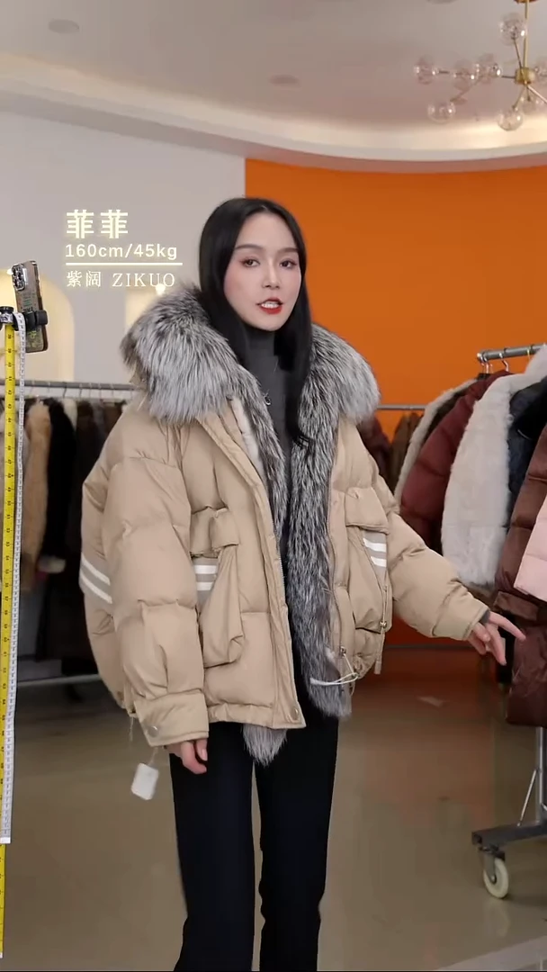 秋冬特价银狐大毛领羽绒填充加厚外套,卡其，白色/下单请备注颜色