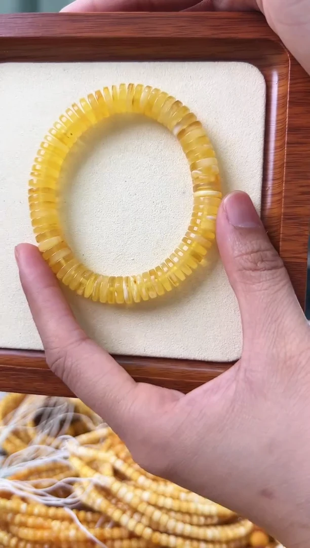 【闪购商品】琥珀手链未镶嵌蜜蜡手串多样性发其中一件