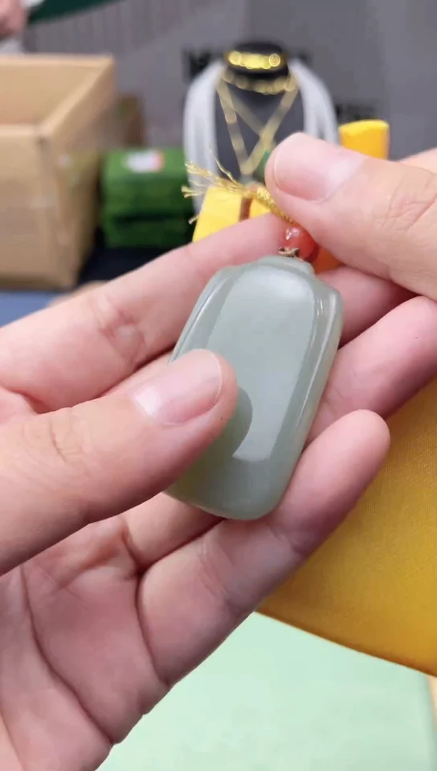 吊坠(不含链)未镶嵌和田玉无事牌