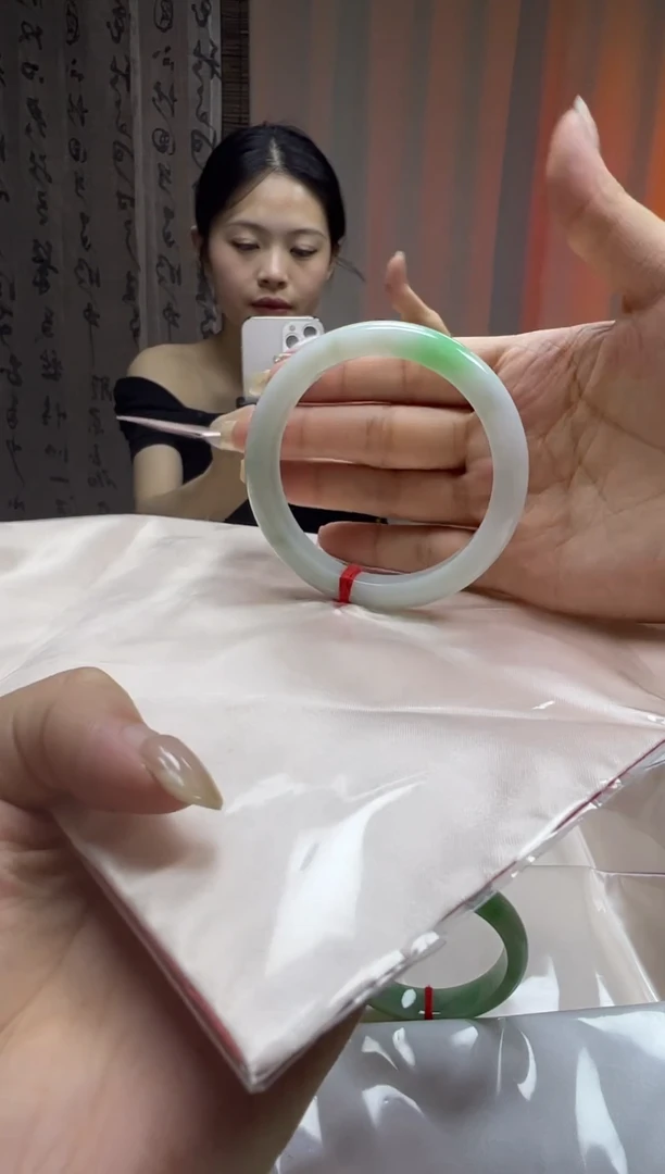 未镶嵌手镯翡翠57圈  正圈