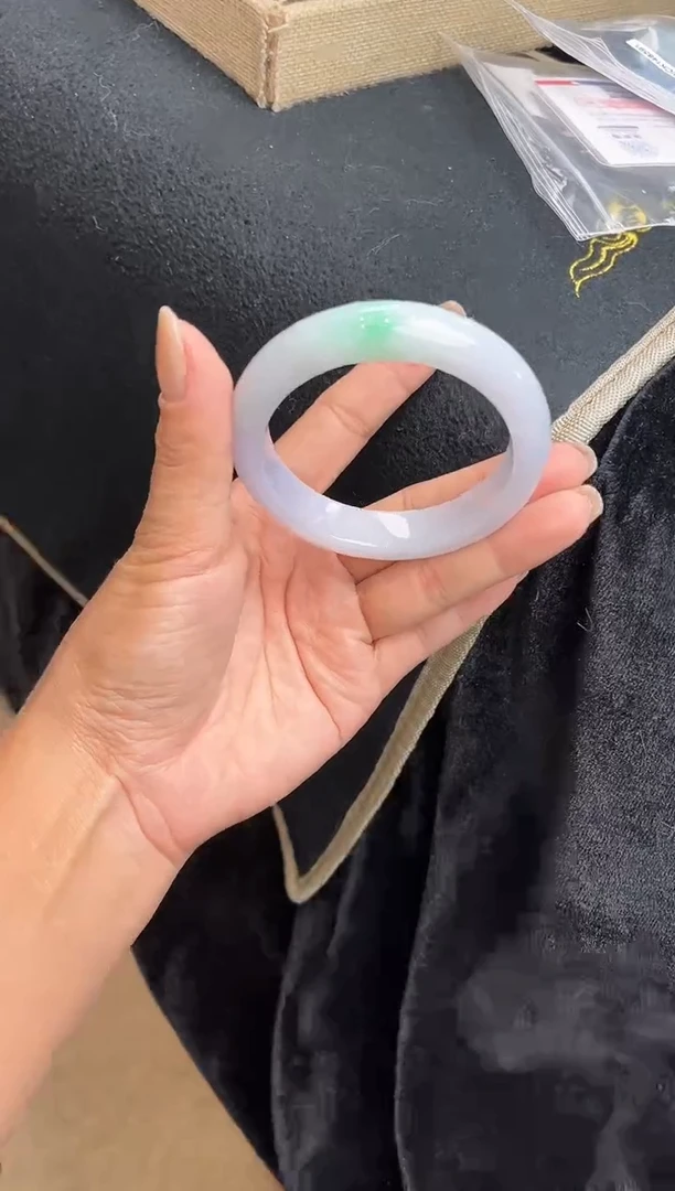 未镶嵌手镯翡翠手镯