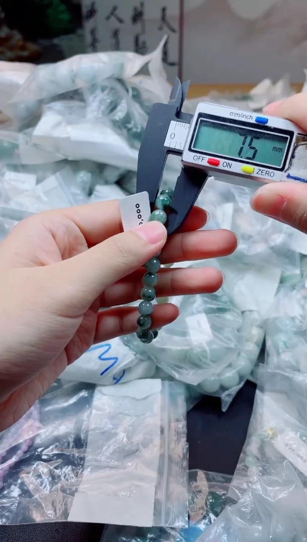 定制翡翠未镶嵌珠串