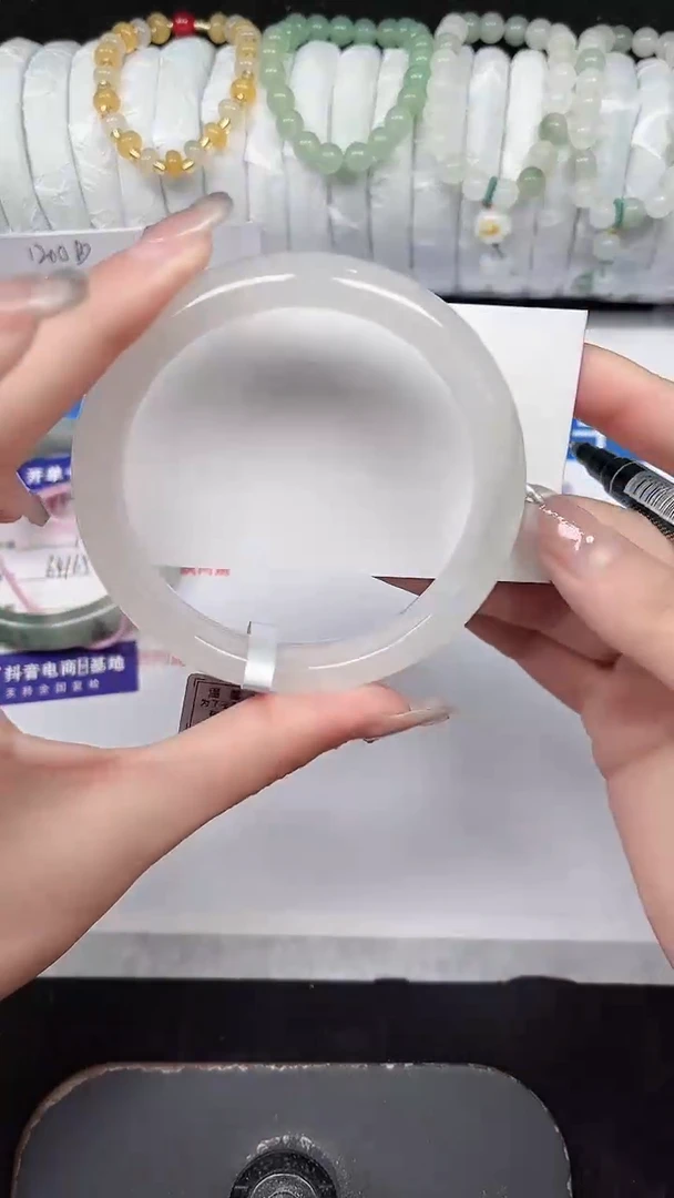 未镶嵌手镯石英质玉36-62/63