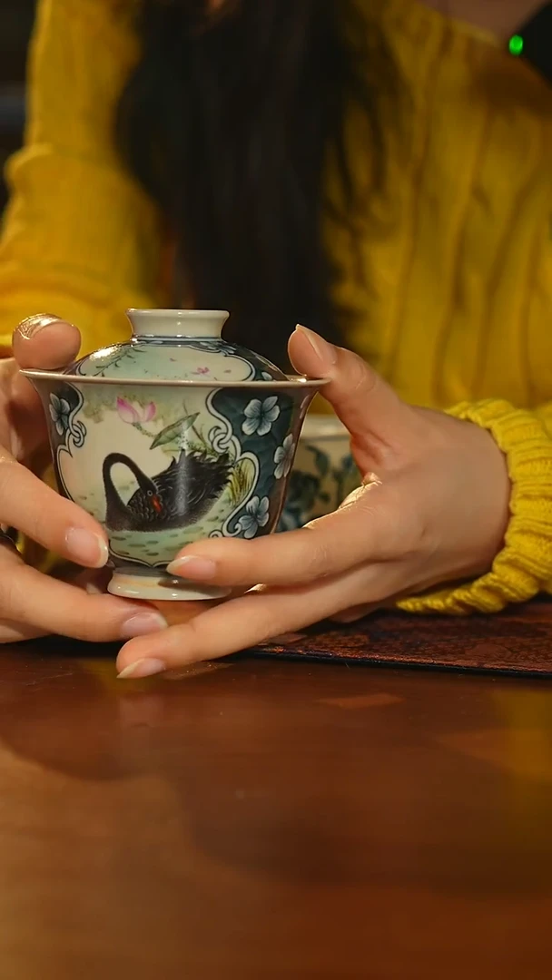 瓷片一生一物黑天鹅盖碗