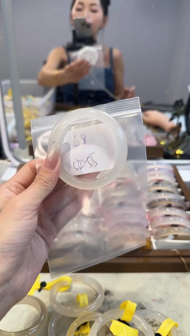玛瑙/玉髓手镯未镶嵌?****圆L8