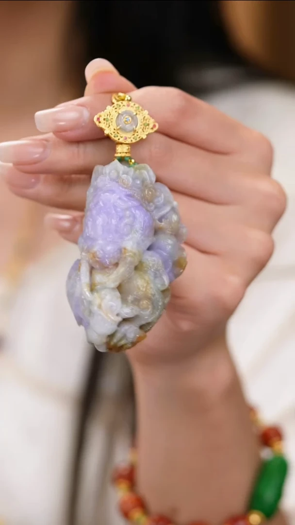 吊坠(赠链)未镶嵌翡翠吊坠50