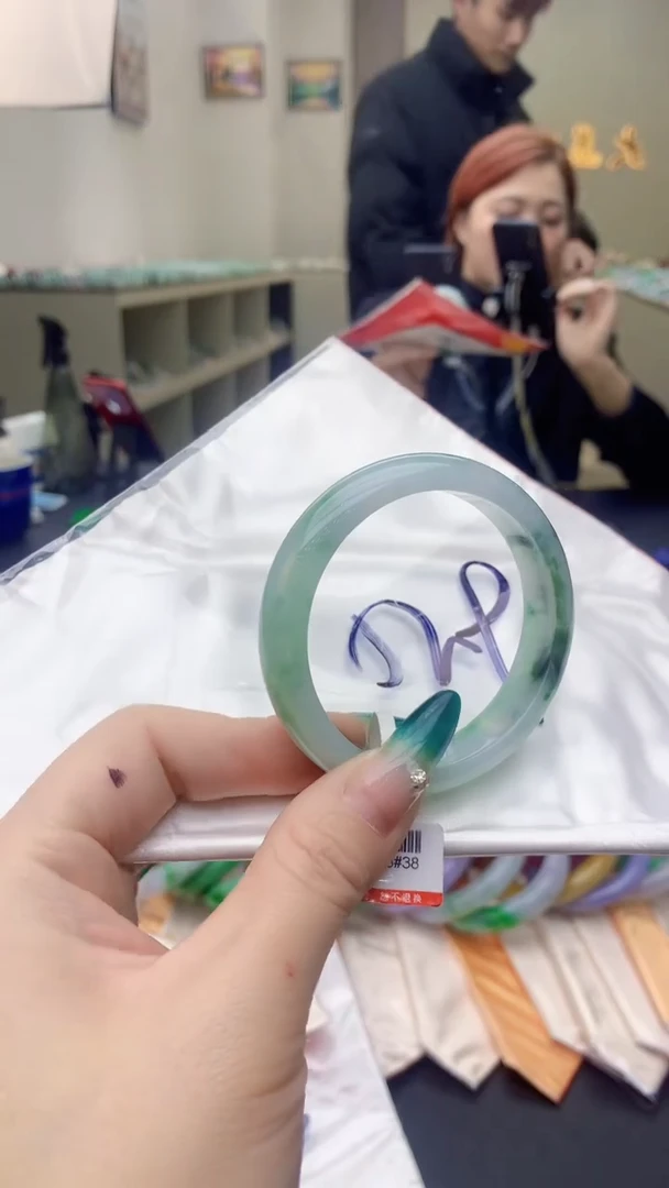 【闪购商品】翡翠手镯未镶嵌0011765313