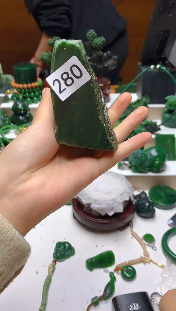 未镶嵌和田玉（碧玉）珠宝半成品0