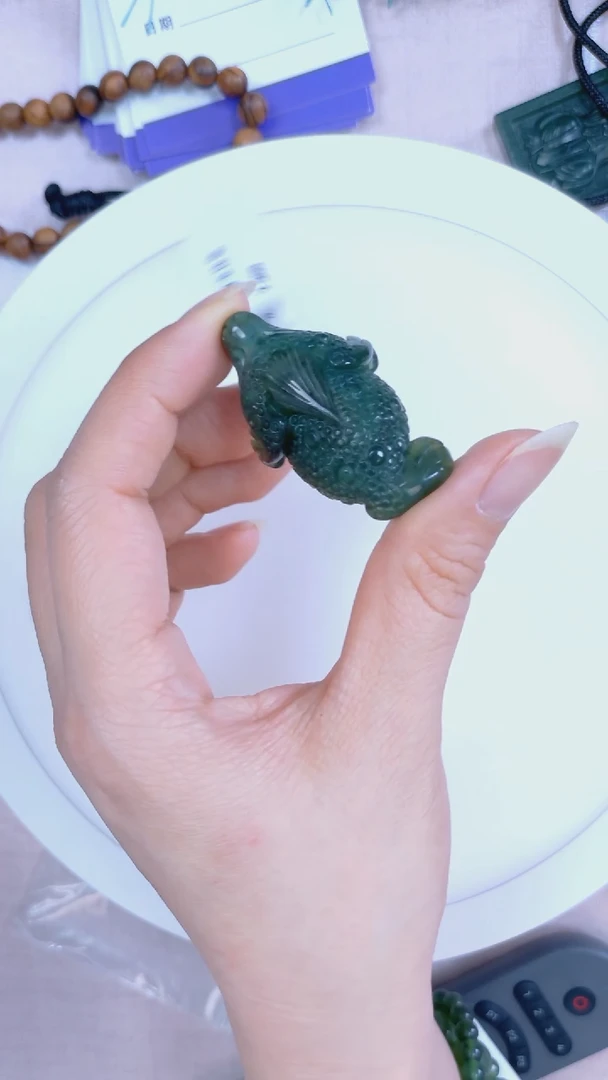 蛇纹石玉未镶嵌吊坠(赠链)泰山玉金蟾
