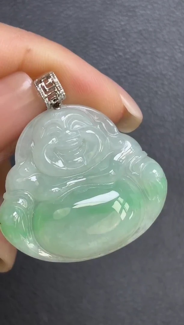颈饰18K金镶嵌翡翠佛公