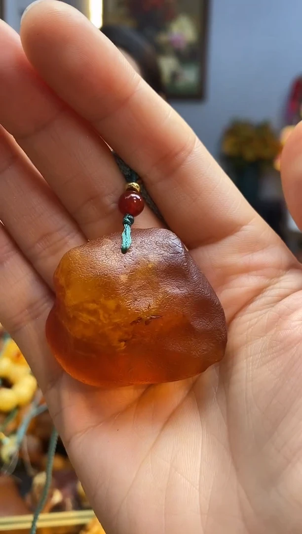 未镶嵌颈饰琥珀吊坠
