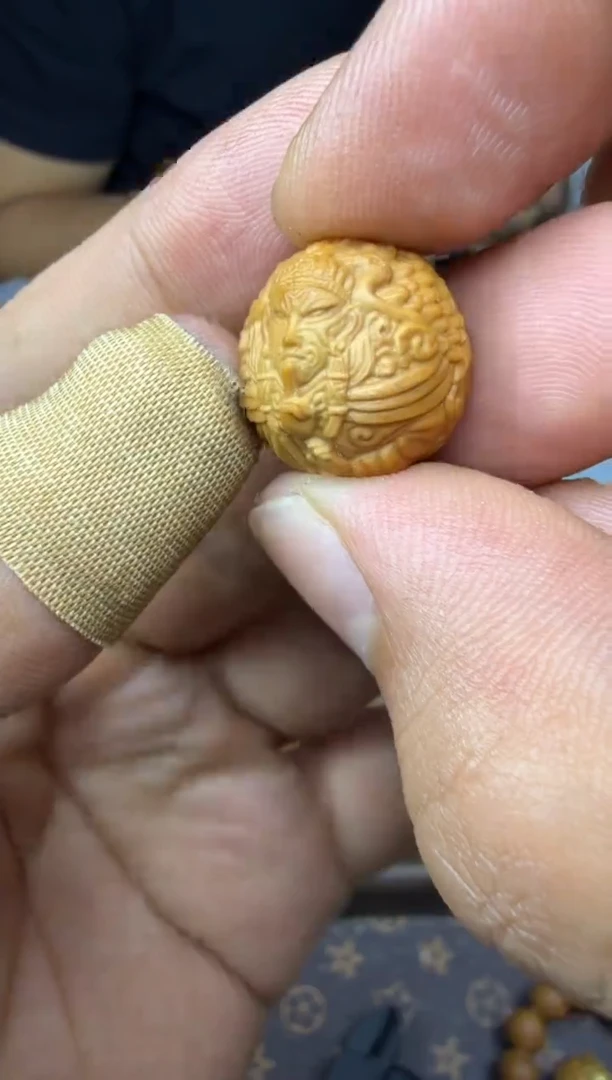 吊坠猴头核桃白鹤