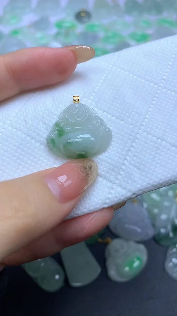 颈饰18K金镶嵌翡翠A货