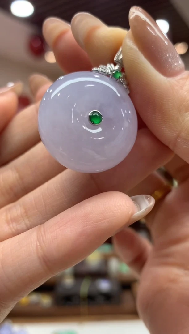 【闪购商品】翡翠吊坠(不含链)18K金镶嵌平安扣