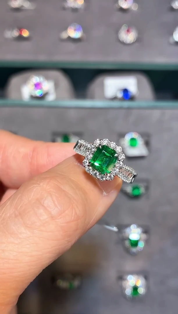 18K金镶嵌戒指祖母绿【闪购】1.46ct/同步展会价/沃顿