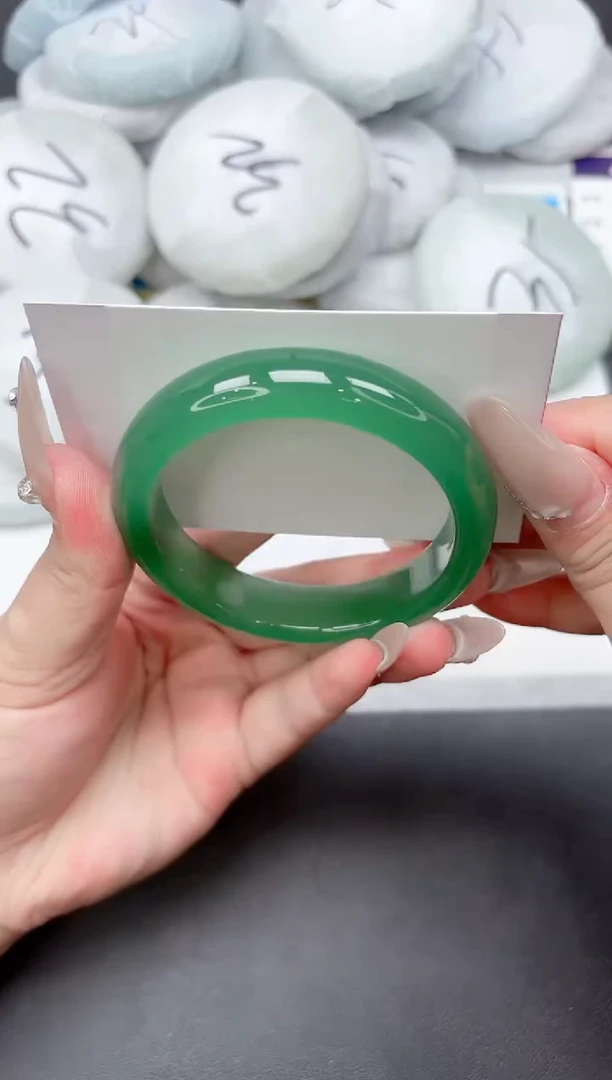 未镶嵌手镯石英质玉197-56.3