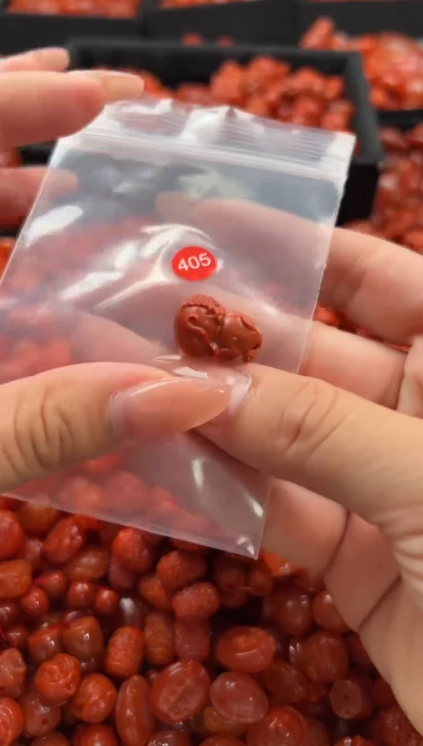 南红玛瑙未镶嵌颈饰1