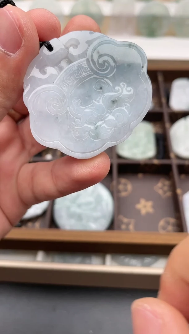 翡翠未镶嵌颈饰..../5/11/  12