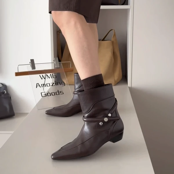 wm6女鞋法式优雅尖头短靴2025秋冬时尚真皮套筒低跟瘦瘦靴726-1