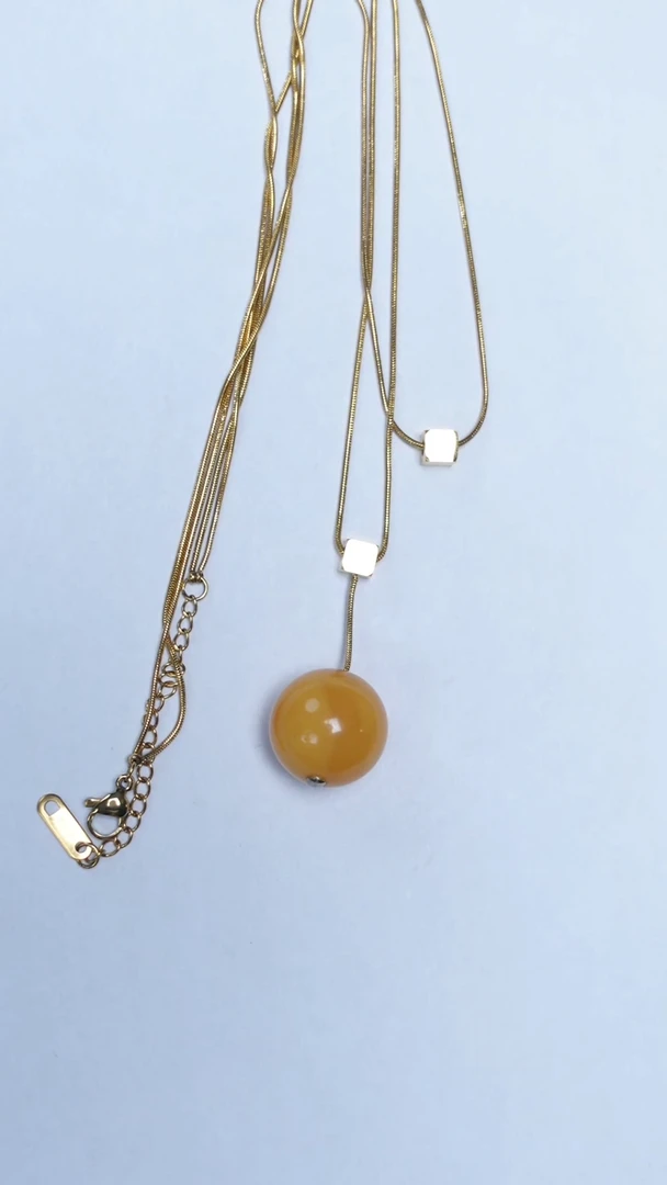 琥珀颈饰未镶嵌花蜡圆珠吊坠