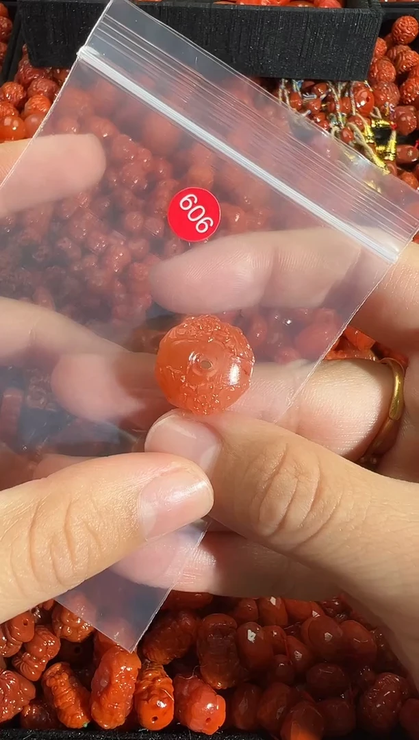 颈饰未镶嵌南红玛瑙1