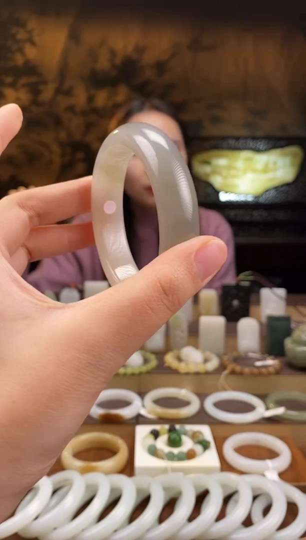 未镶嵌手镯和田玉冰烟紫 正圈 56圈口