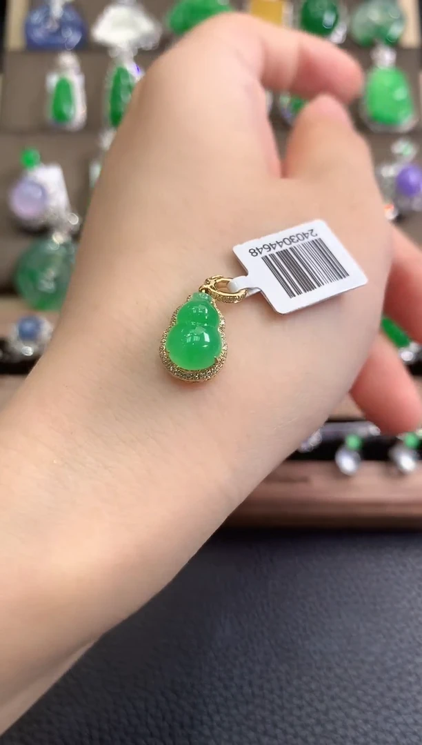 翡翠18K金镶嵌吊坠(不含链)春日珠宝 D3多样性一件发