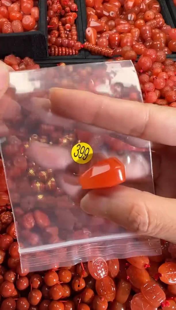 【闪购商品】南红玛瑙颈饰未镶嵌1