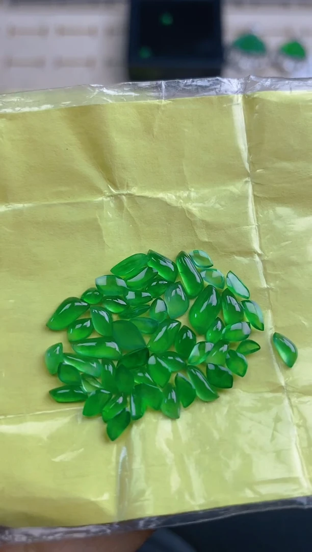 定制翡翠未镶嵌天然翡翠蛋面47