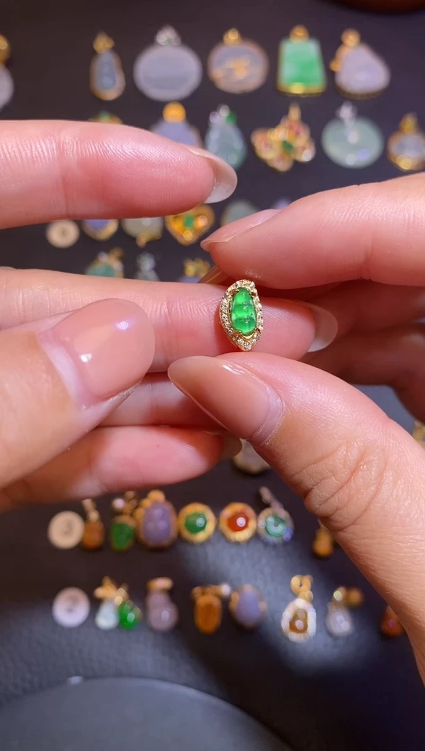 颈饰银S925镶嵌翡翠a货翡翠