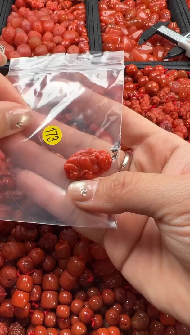 【闪购商品】南红玛瑙颈饰未镶嵌1