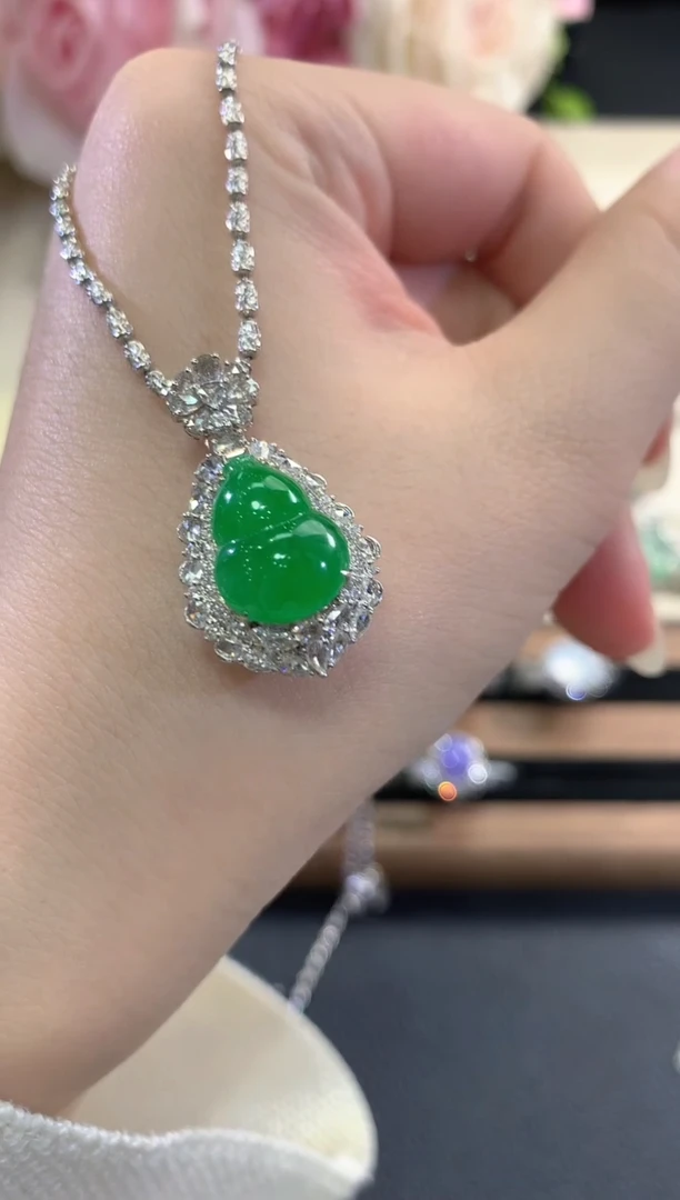 吊坠(不含链)18K金镶嵌翡翠c71