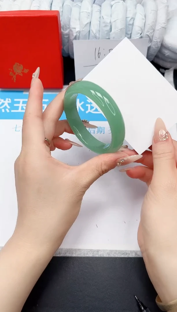 手镯石英质玉未镶嵌132-56TQDL