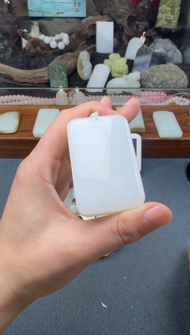 【闪购商品】和田玉未镶嵌颈饰多多