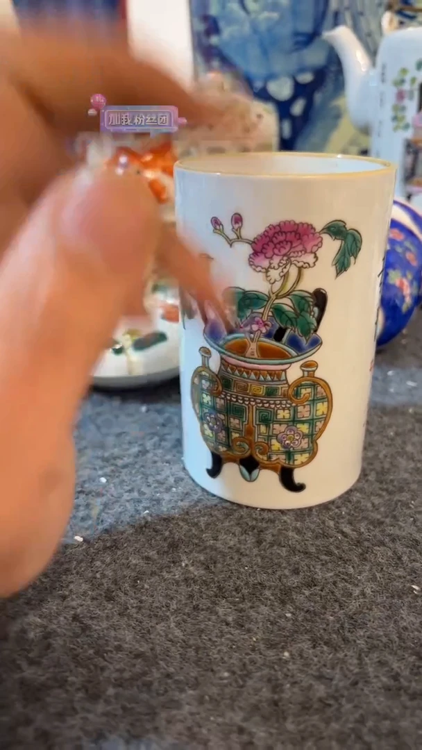 摆件瓷摆件瓷摆件钟鼎笔筒