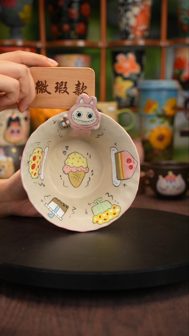 景德镇釉下彩手绘拉布布微瑕