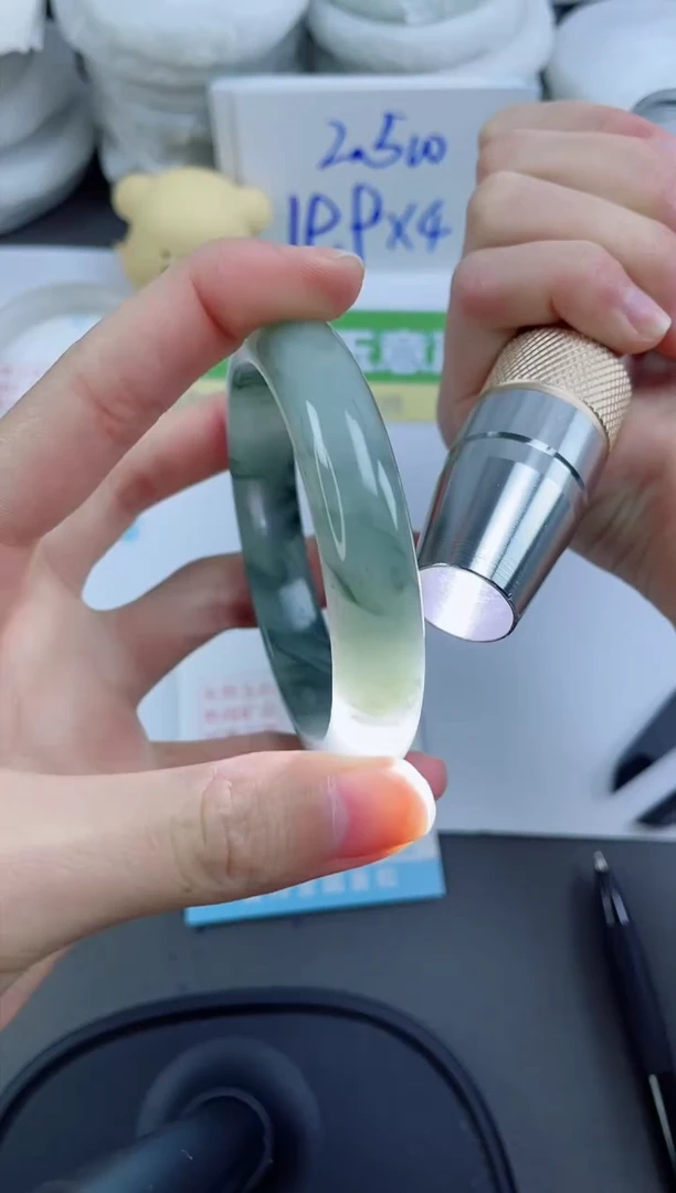 【闪购商品】石英质玉手镯未镶嵌145-56.9