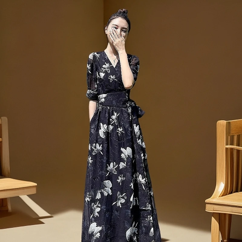 黑色碎花连衣裙女夏季2025收腰绝美气质显瘦高级感长裙子新款法式